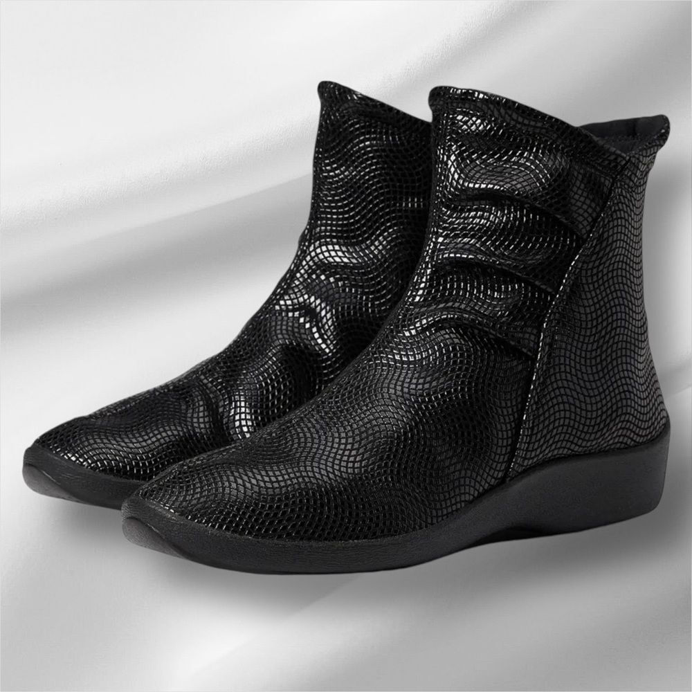 ARCOPEDICO Women’s Croc Shoes in the Size 41/9.5-10 US Size in Black Color - Picture 4 of 16